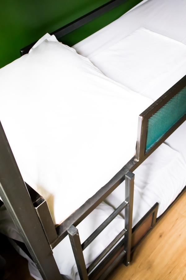 Crossroads Hostel Amsterdam