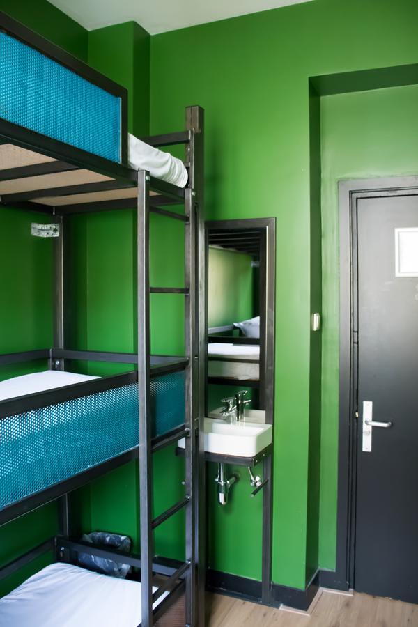 Crossroads Hostel Amsterdam